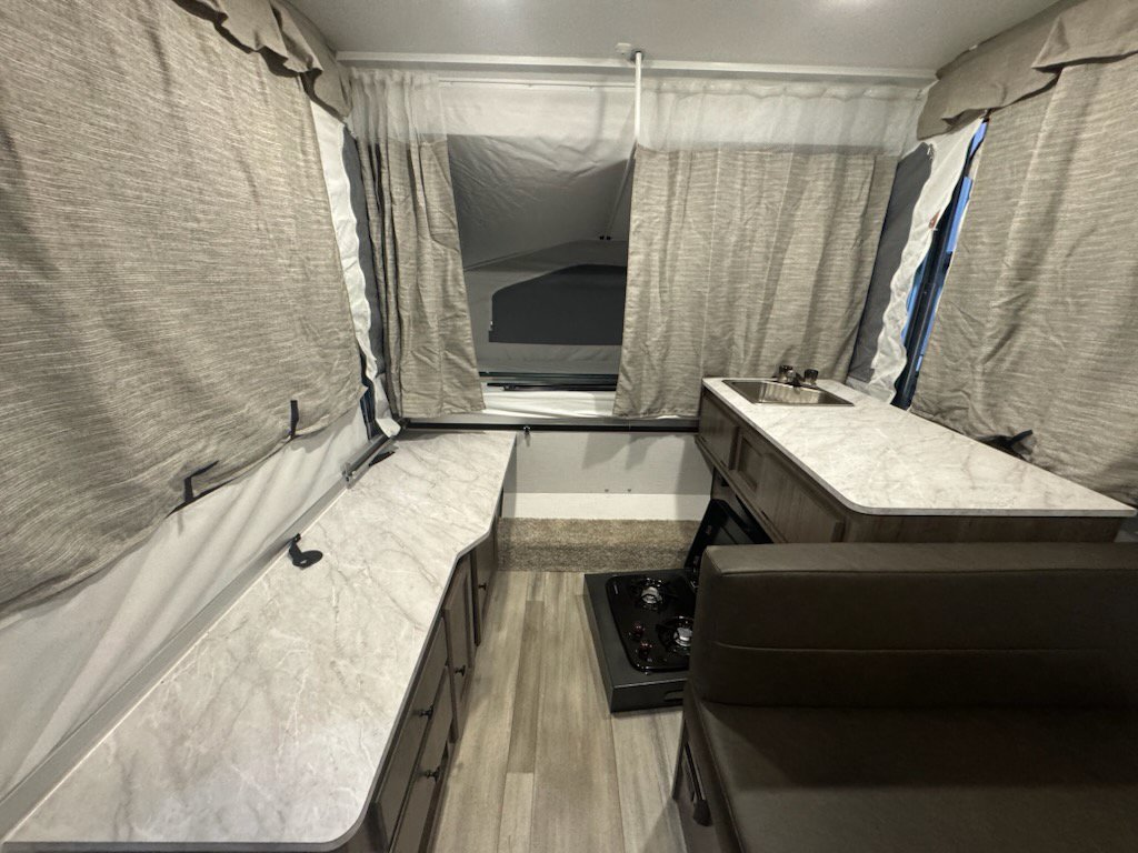 Used 2024  Forestriver 206LTD image 6