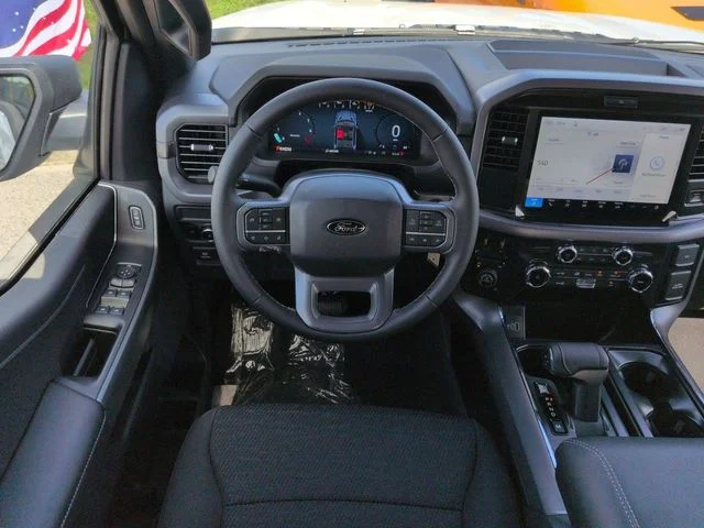 New 2026 Oxford White Ford XLT image 16