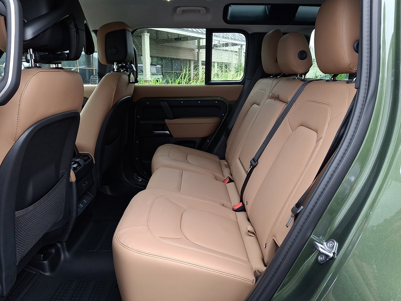 New 2026 Woolstone Green Land Rover S image 7