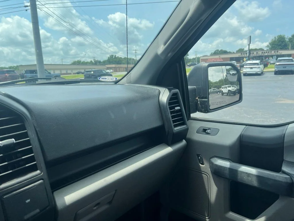 Used 2020 Blue Ford XL image 13