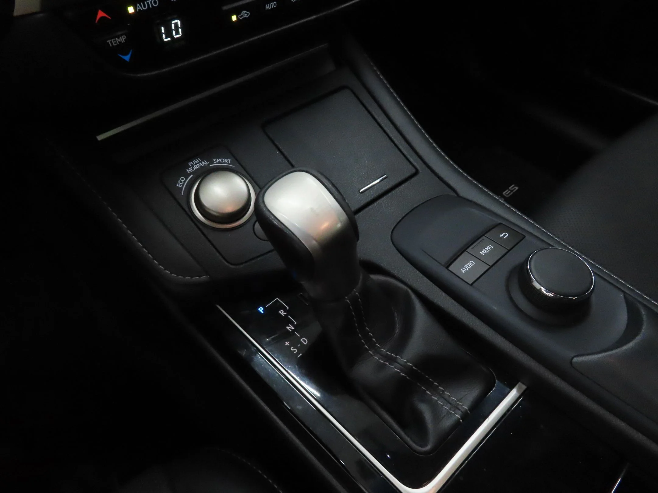 Used 2016  Lexus 350 image 16