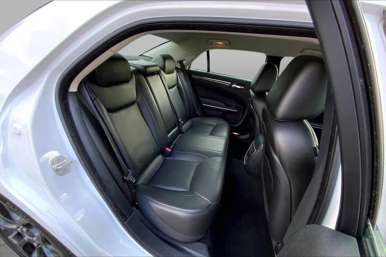 Used 2023 Bright White Clearcoat Chrysler Touring L image 19