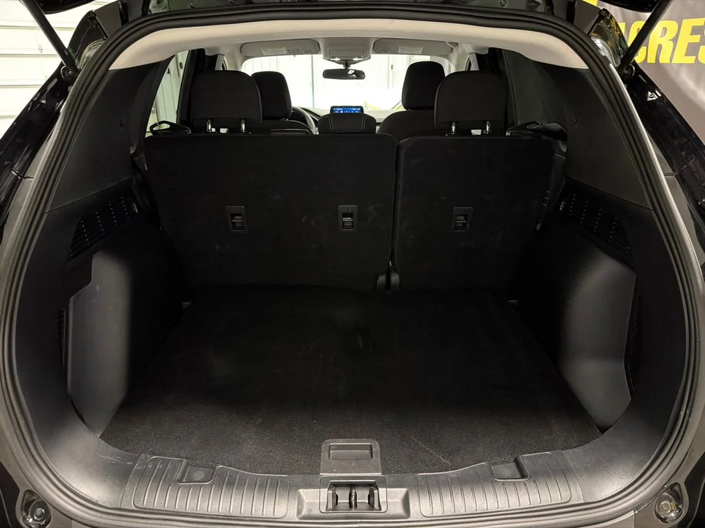 Used 2025 AGATE BLACK METALLIC Ford Active image 40