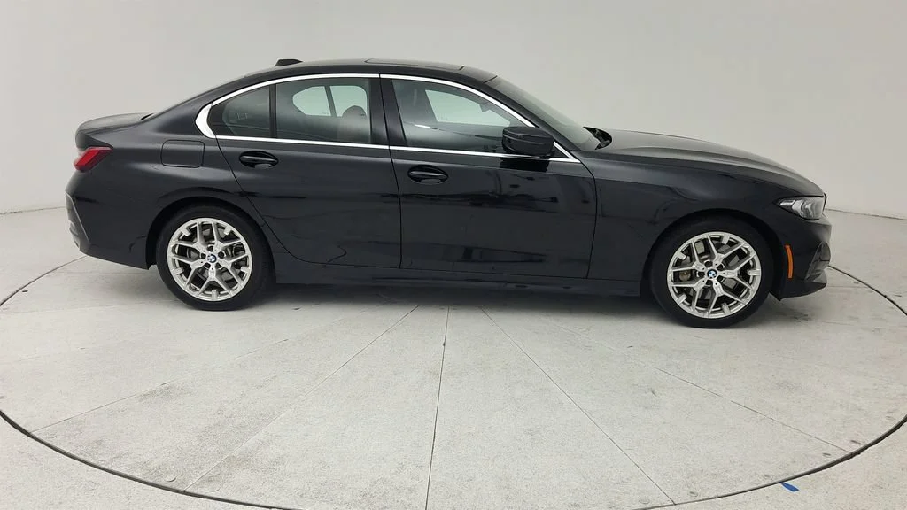 2025 BMW 3 Series 330i - Photo 8