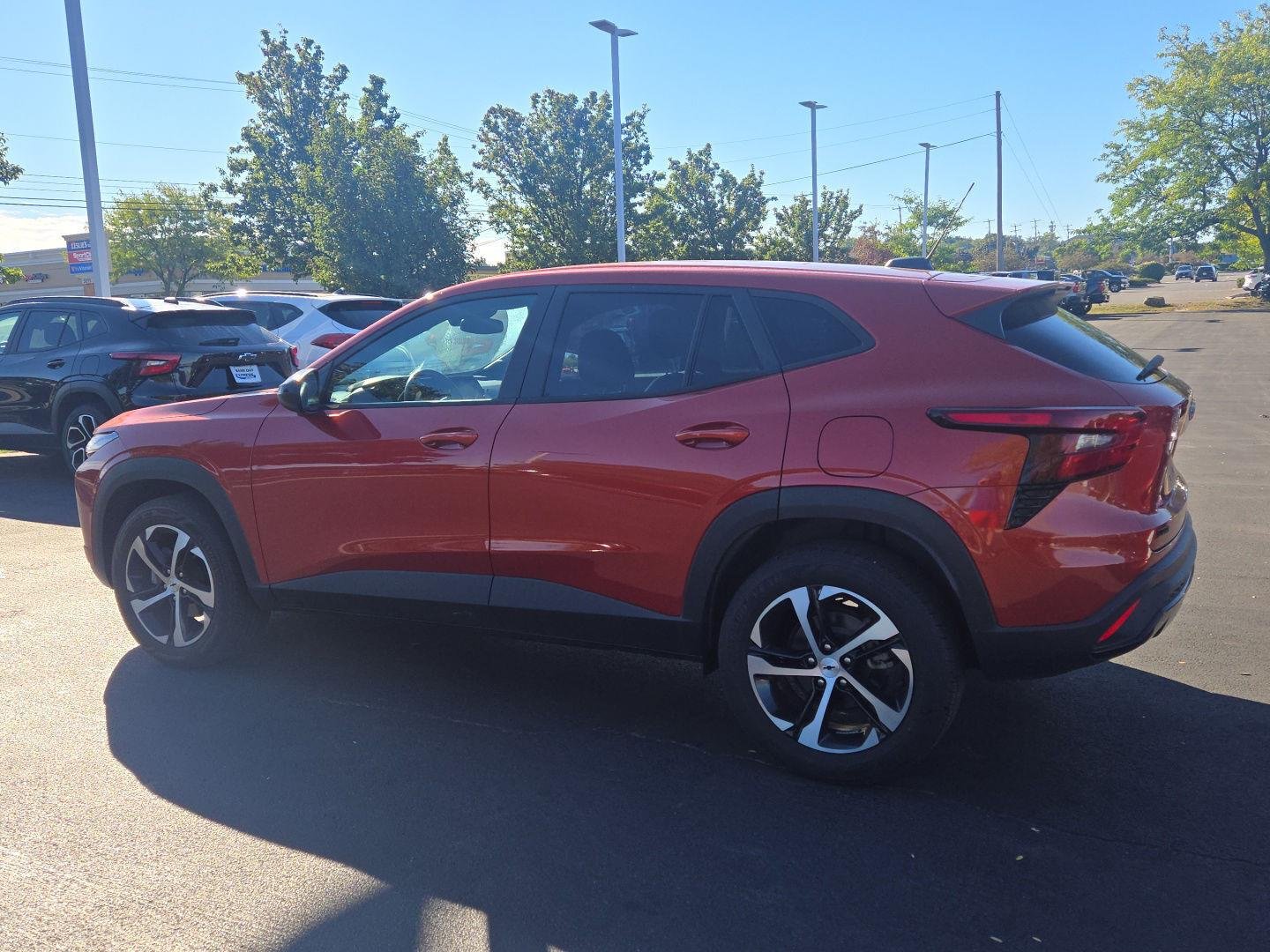 Used 2024 Cayenne Orange Metallic Chevrolet 1RS image 3