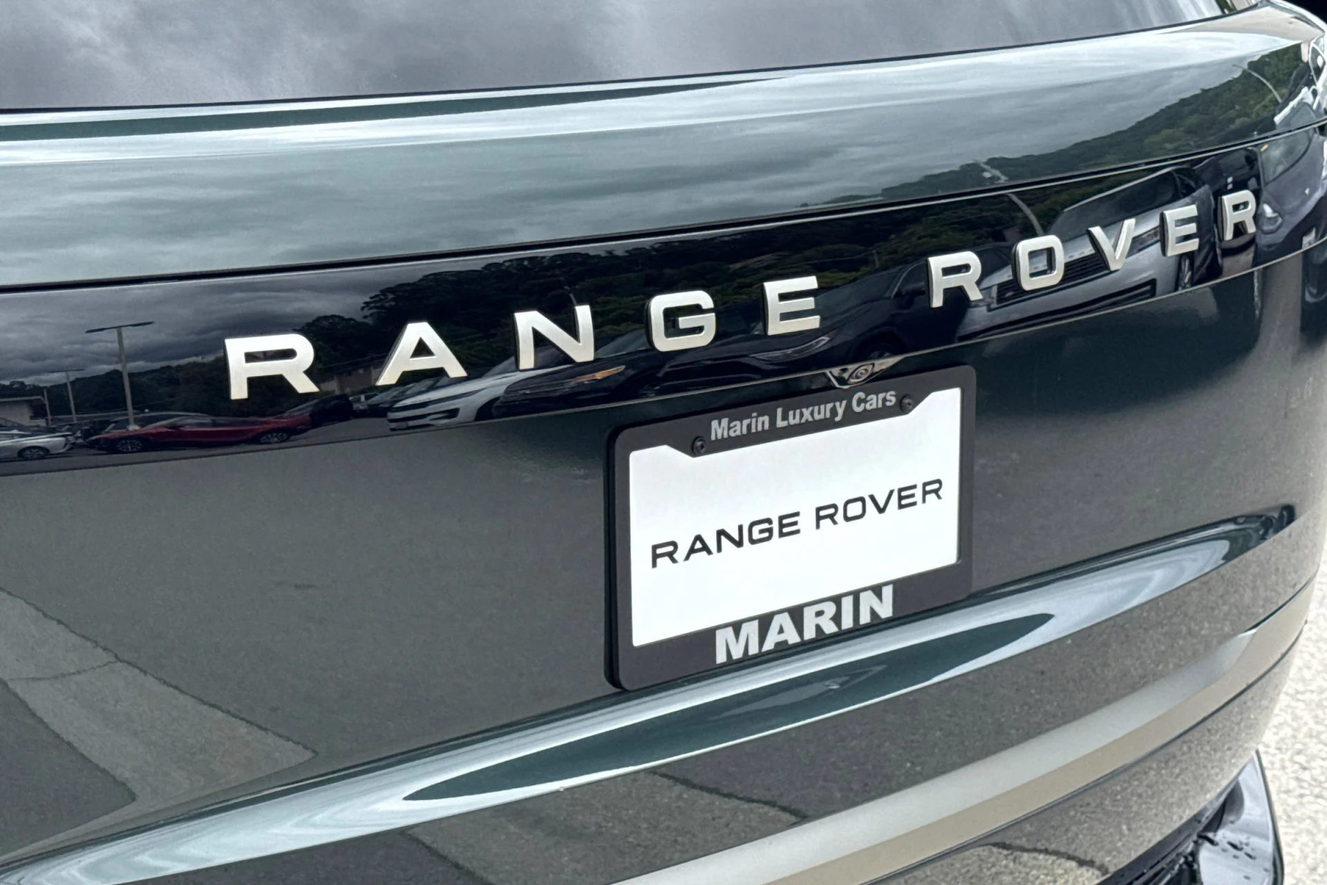 New 2026 Belgravia Green Land Rover SE image 12