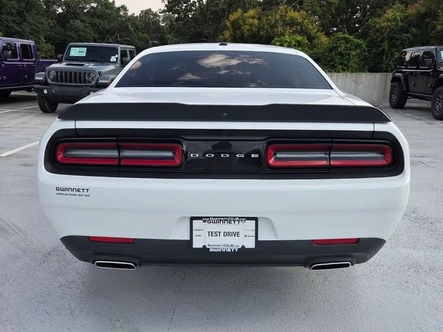 Used 2023 White Dodge SXT image 7