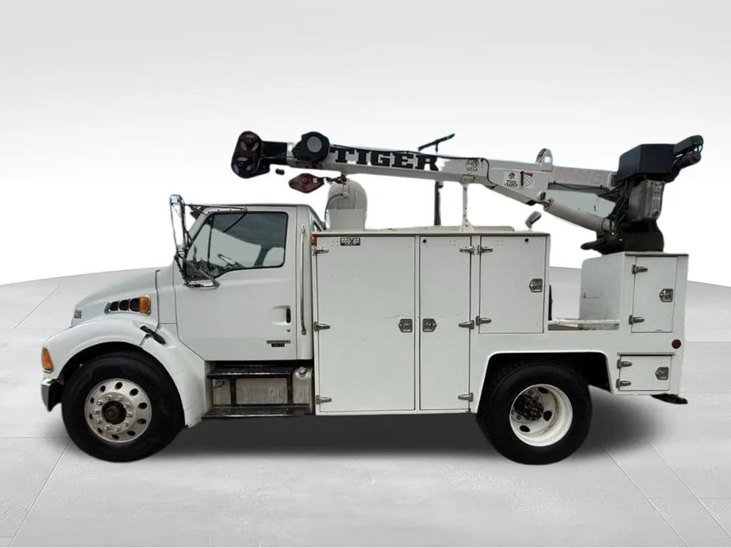 Used 2005 White Sterling ACTERRA image 3