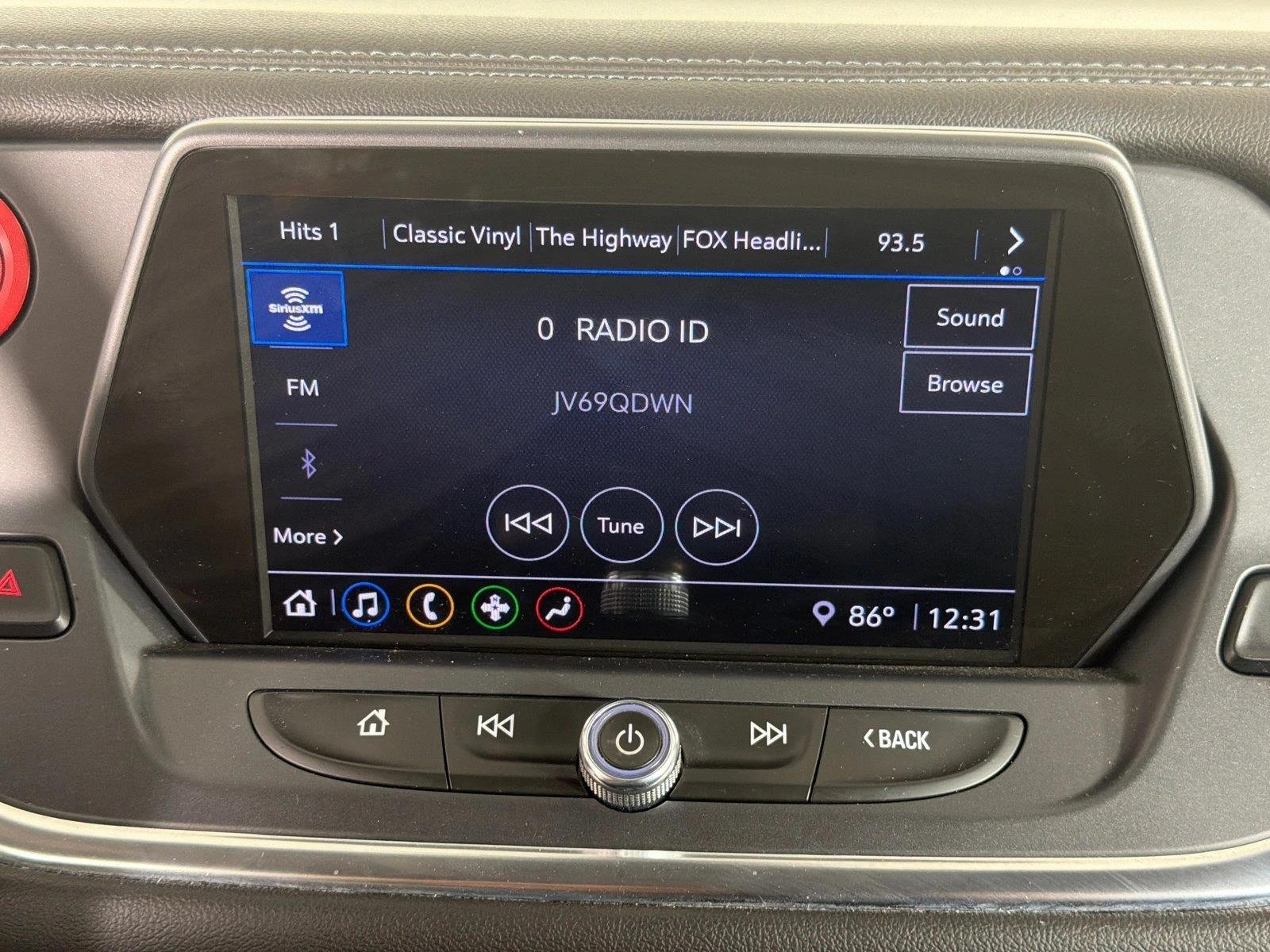 Used 2021 Silver Ice Metallic Chevrolet LT image 29