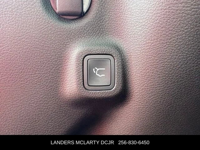 Used 2026 Silver Jeep Latitude image 17