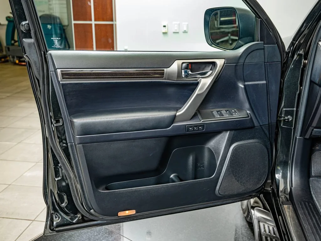 Certified Used 2023 Caviar Lexus 460 image 19