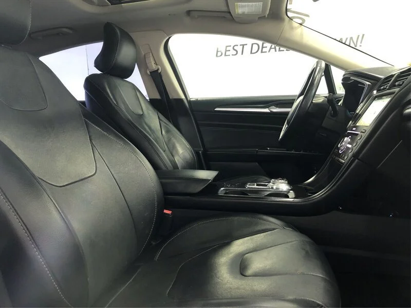 Used 2018 Oxford White Ford Titanium image 9