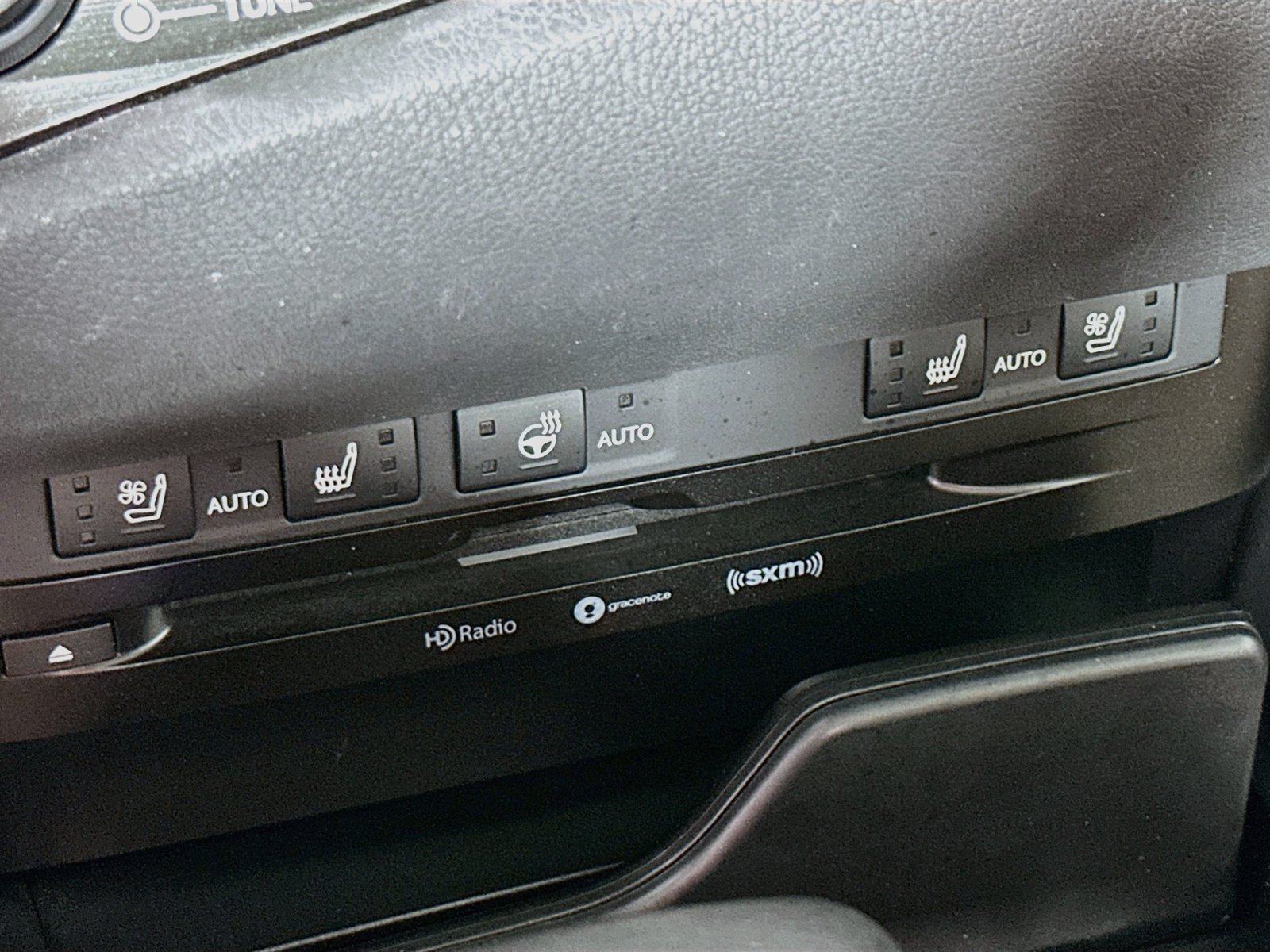 Used 2020 Sunlit Green Lexus 300h image 20