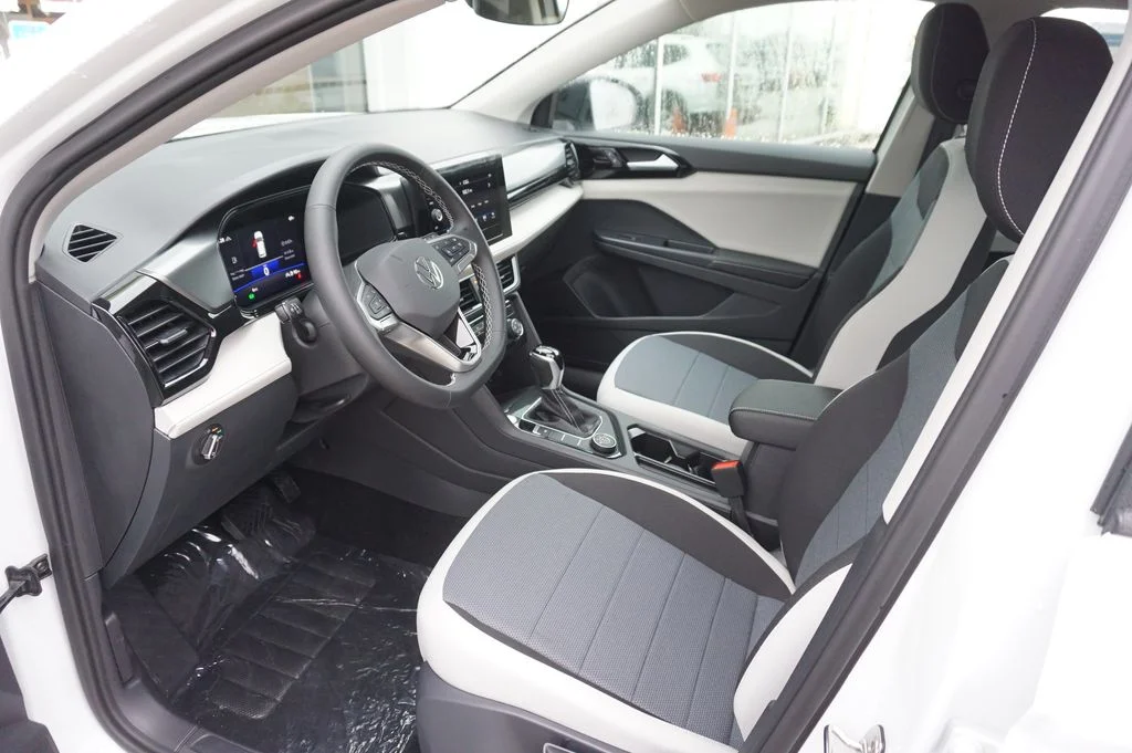 New 2026 White Volkswagen 1.5T S image 9