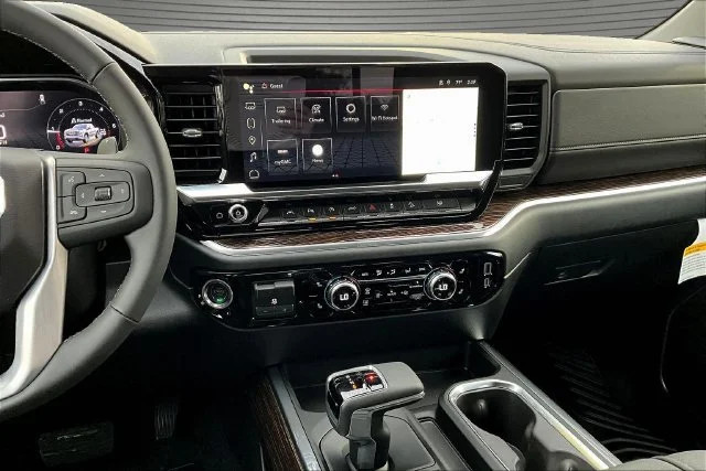 New 2026 Sterling Metallic GMC Elevation image 6