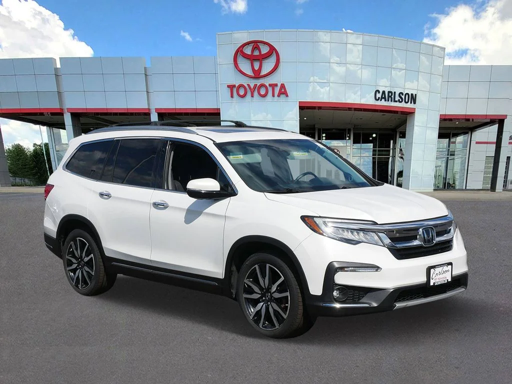 Used 2020 Honda Pilot Elite with VIN 5FNYF6H03LB040328 for sale in Minneapolis, Minnesota