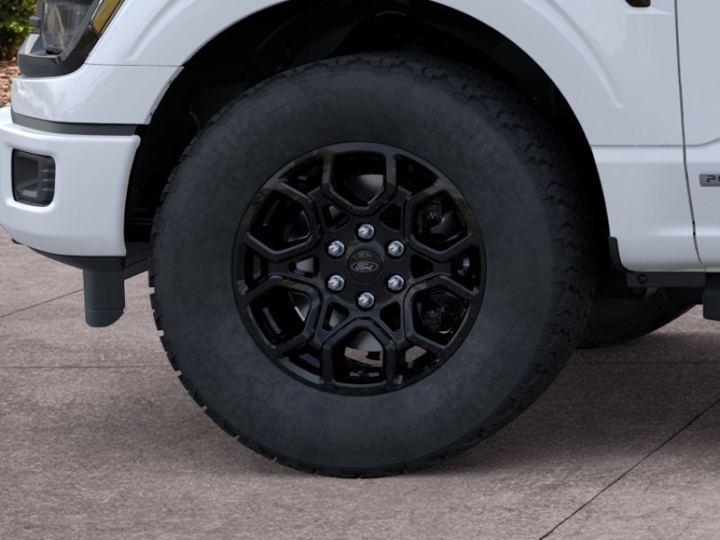New 2026 Oxford White Ford XLT image 19