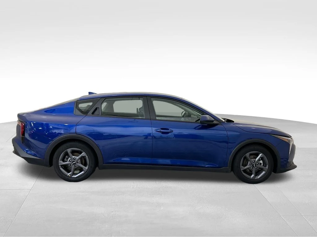 Used 2025 Blue Kia LXS image 7