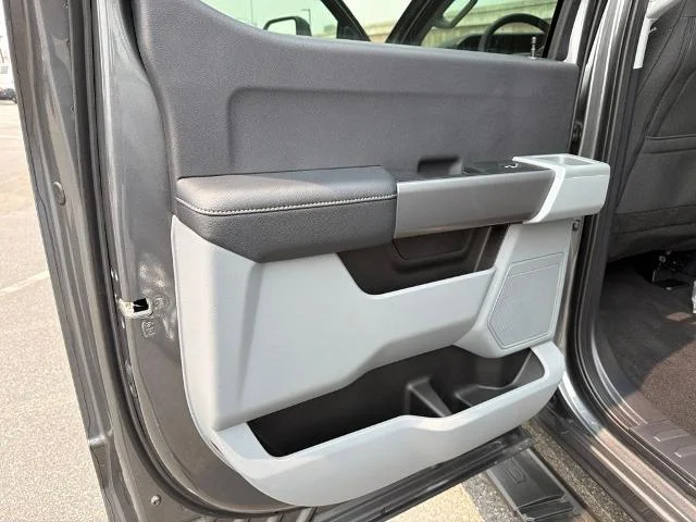 New 2026 Carbonized Gray Metallic Ford F-250® XLT image 18