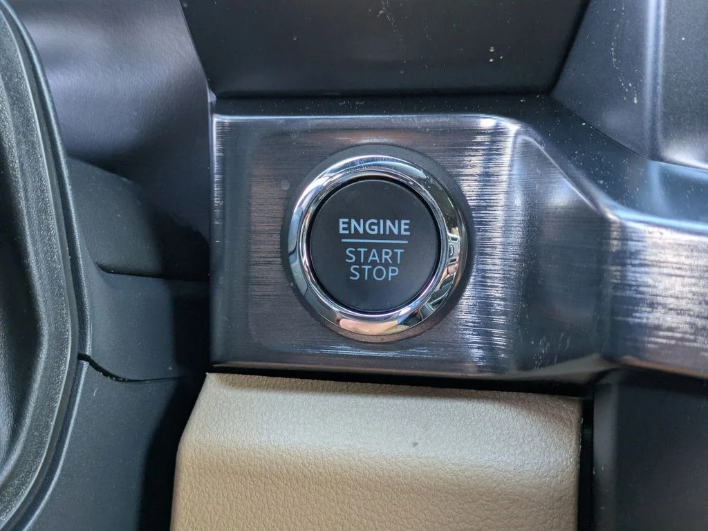New 2026 Oxford White Ford Lariat image 27