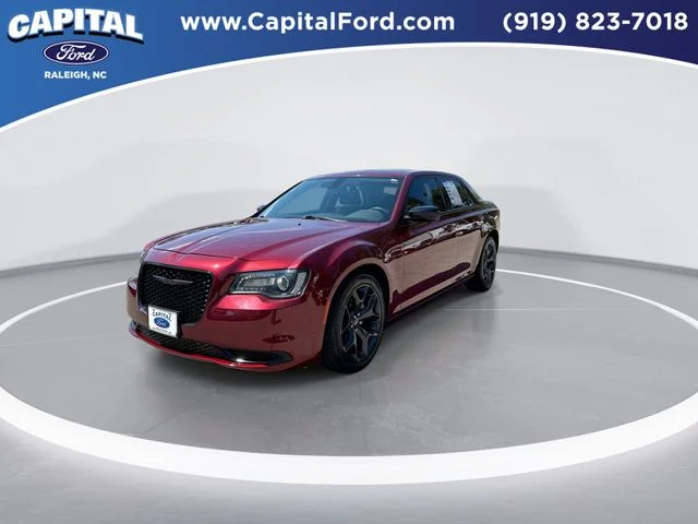 Used 2023 Red Chrysler Touring image 4