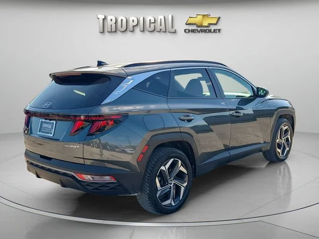 Used 2024 Gray Hyundai SEL image 3
