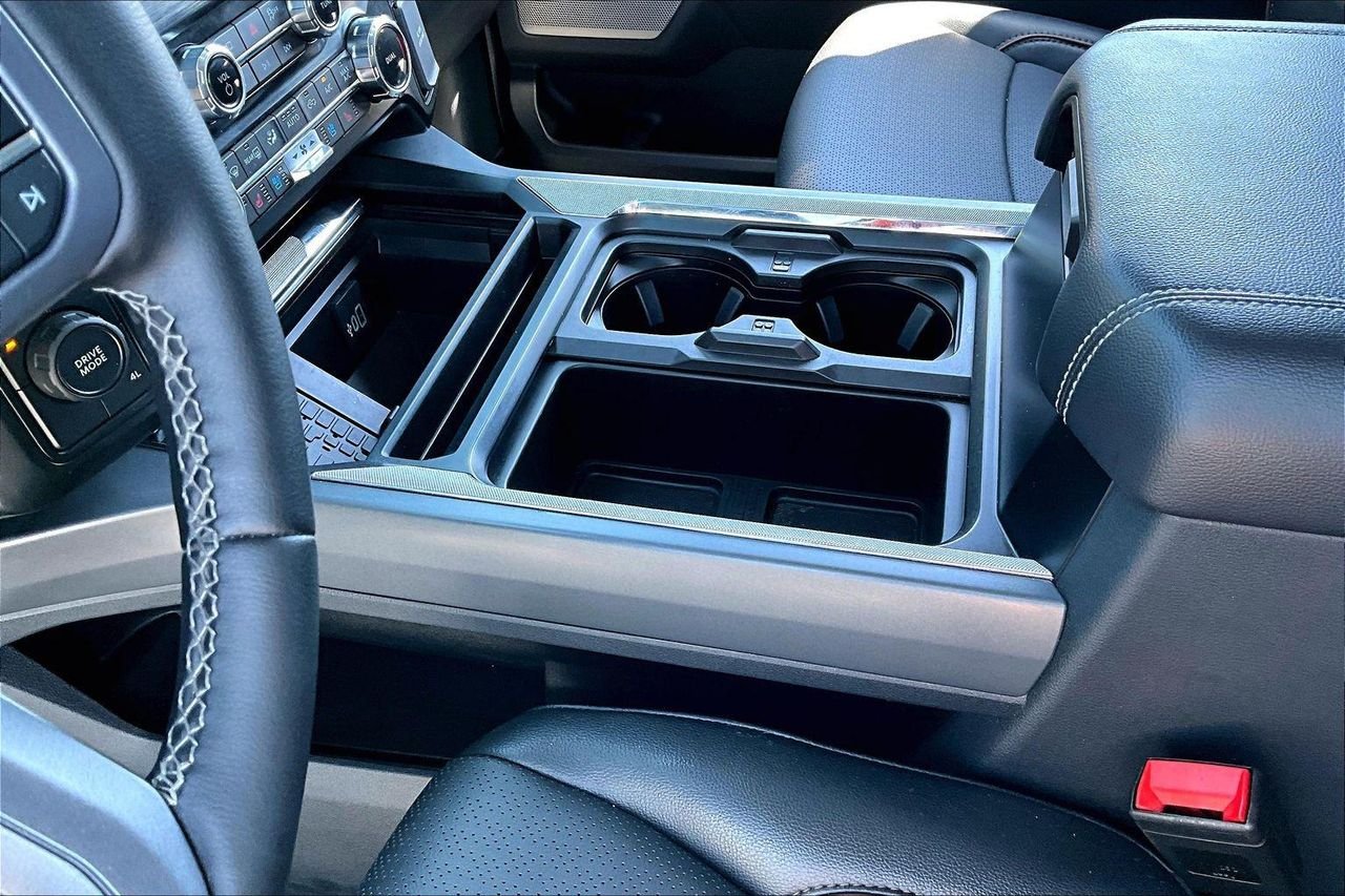 Used 2025 OXFORD WHITE Ford LARIAT image 21