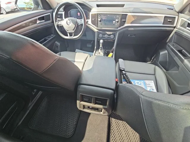 Used 2019 Black Volkswagen SEL image 22