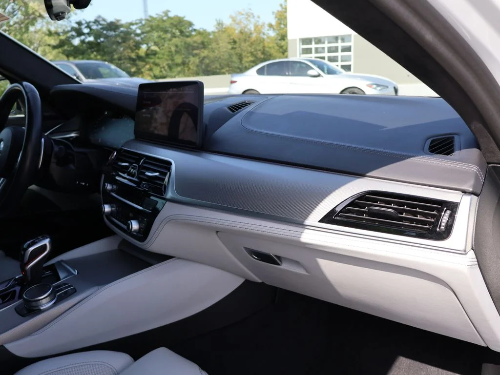 Used 2023 Alpine White BMW Base image 11