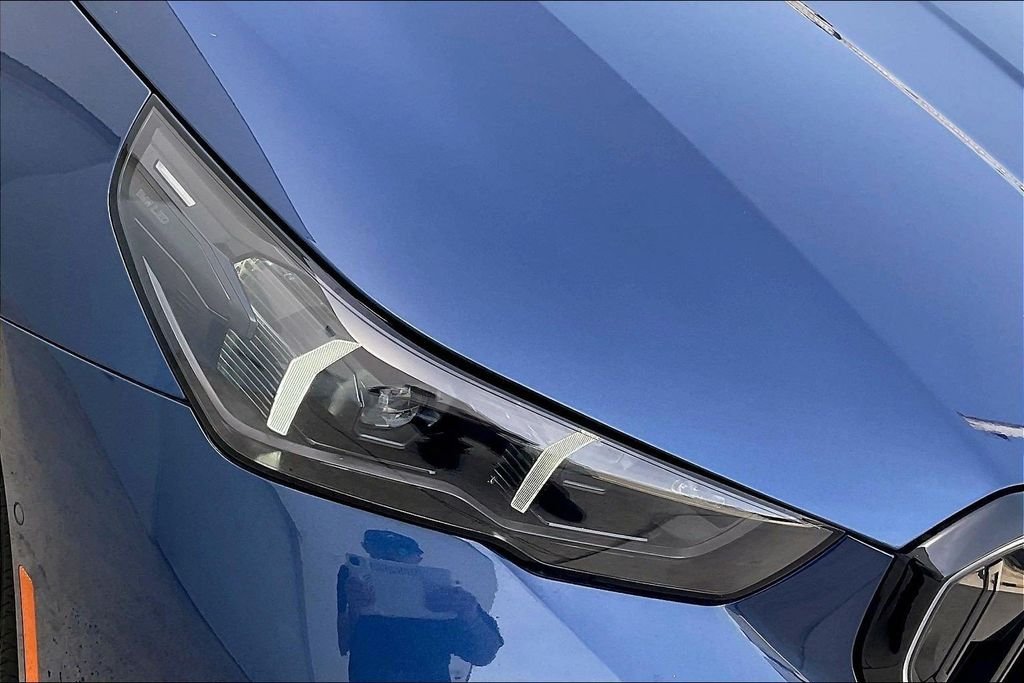 Used 2026 Blue BMW 550e xDrive image 25