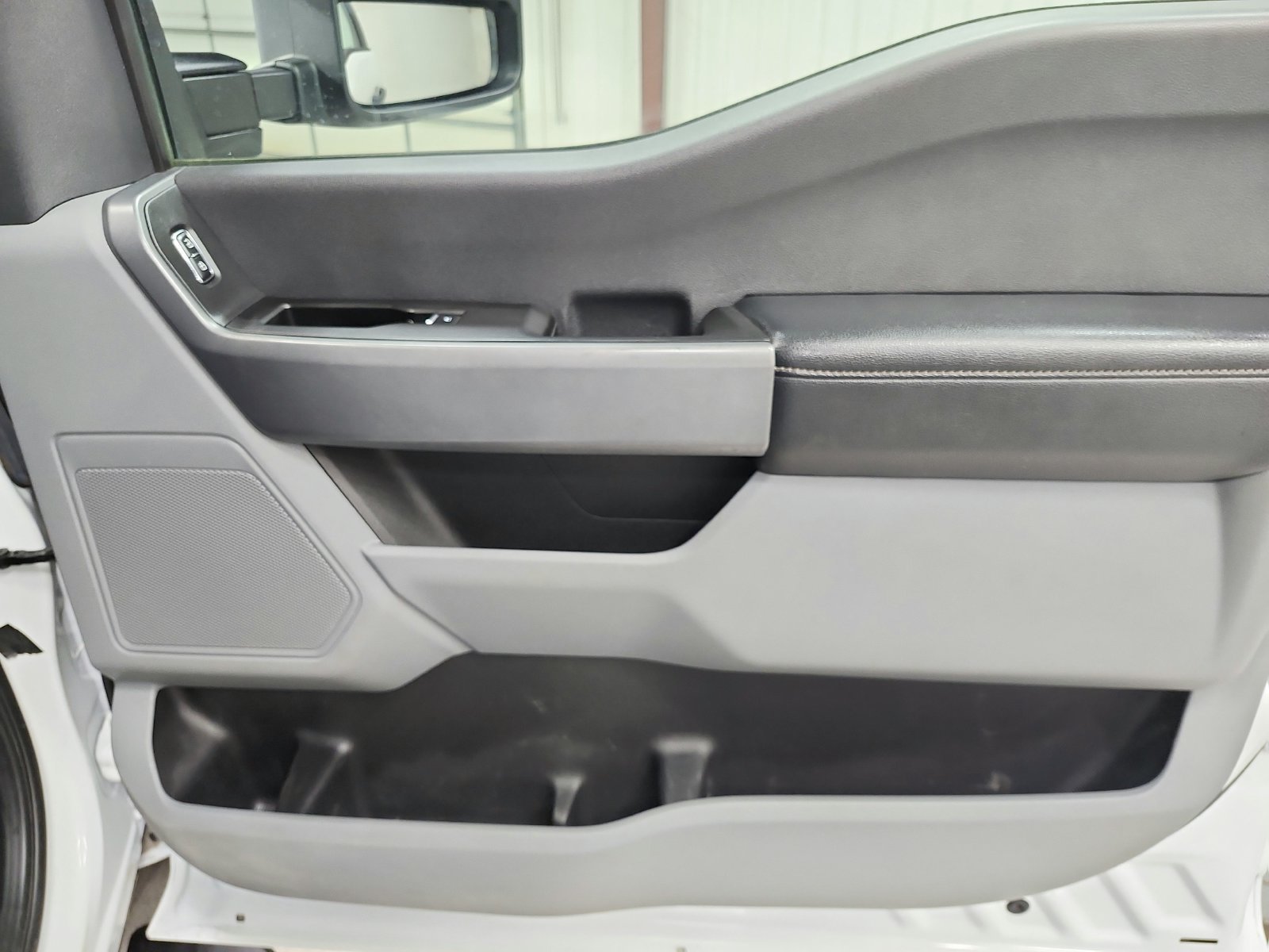 Used 2023 Oxford White Ford XL image 38