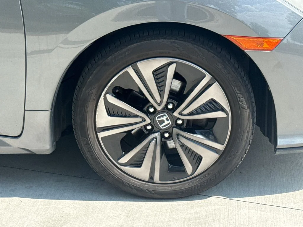 Certified Used 2018 Polished Metal Metallic Honda EX image 11