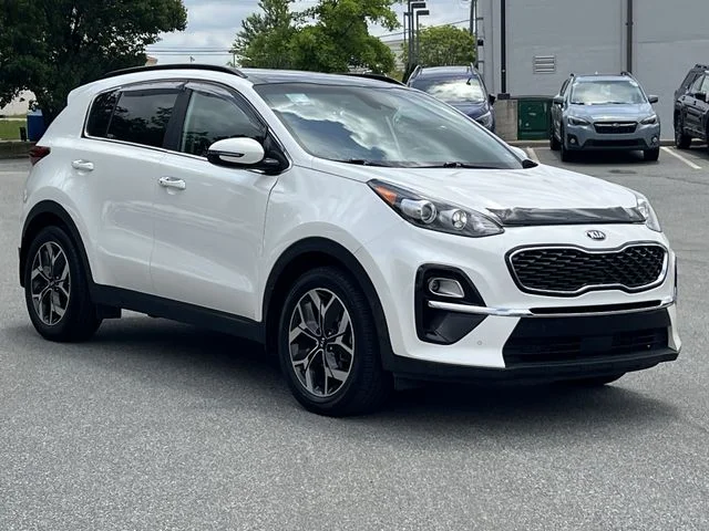 Used 2022 White Kia EX image 15