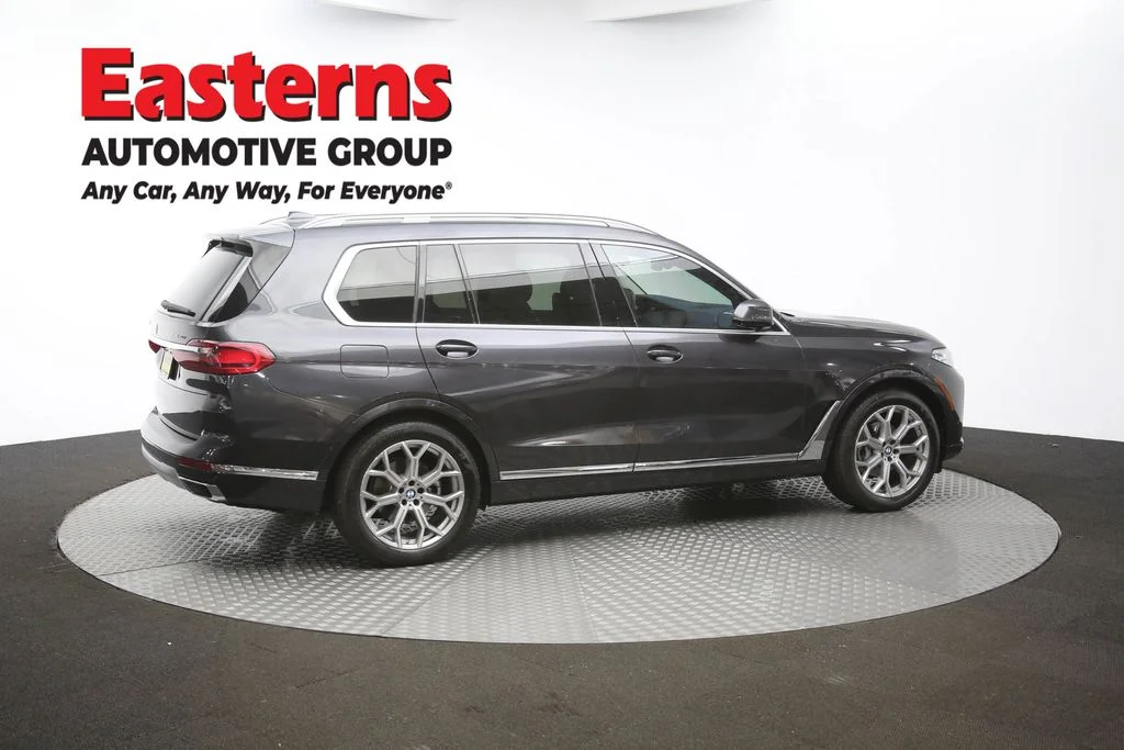 Used 2022 Gray BMW xDrive40i image 43