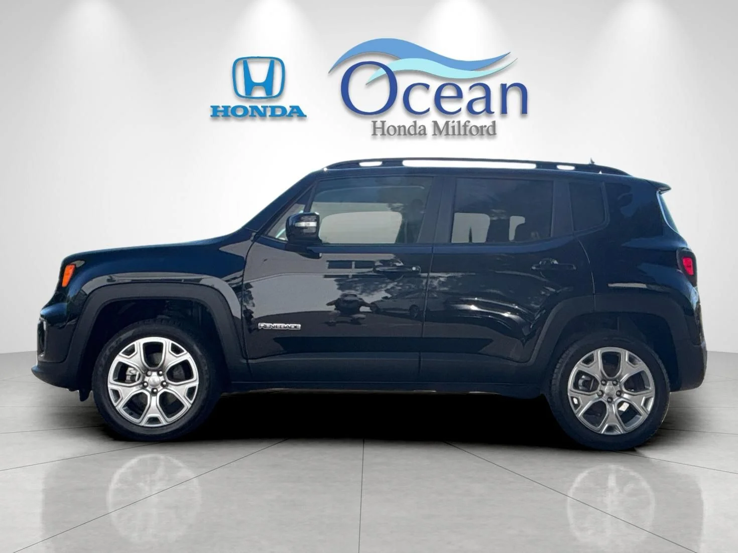 Used 2023 Black Clearcoat Jeep Limited image 6