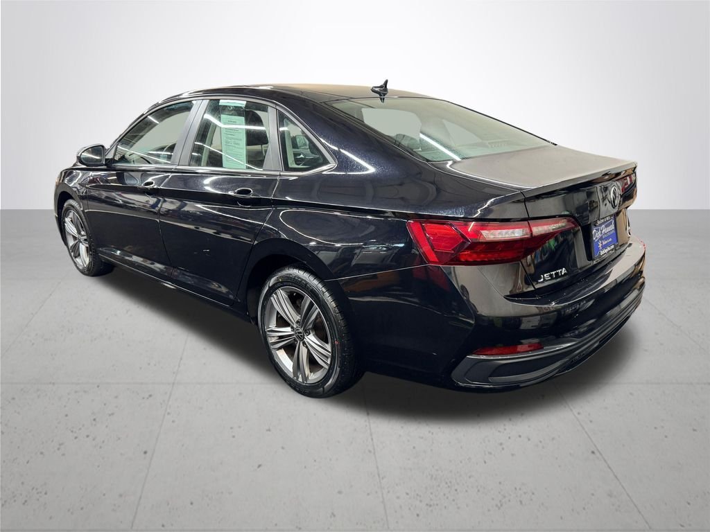 Used 2024 Black Volkswagen 1.5T SE image 4