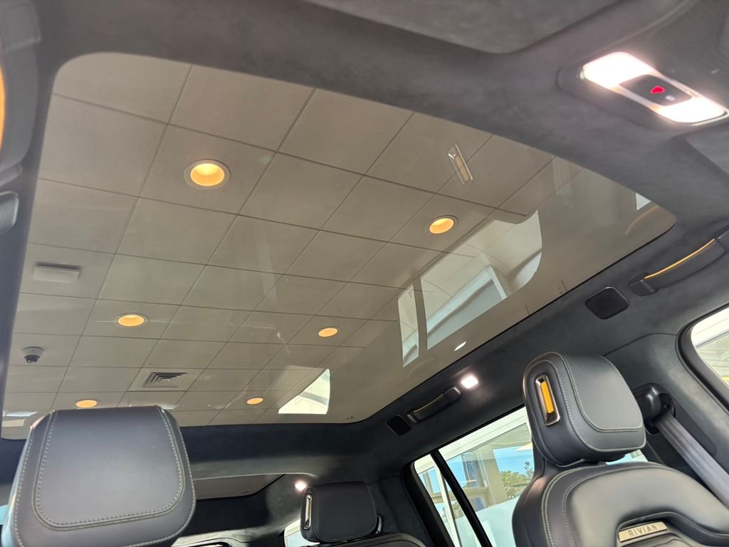 Used 2024 LA Silver Rivian Adventure image 21