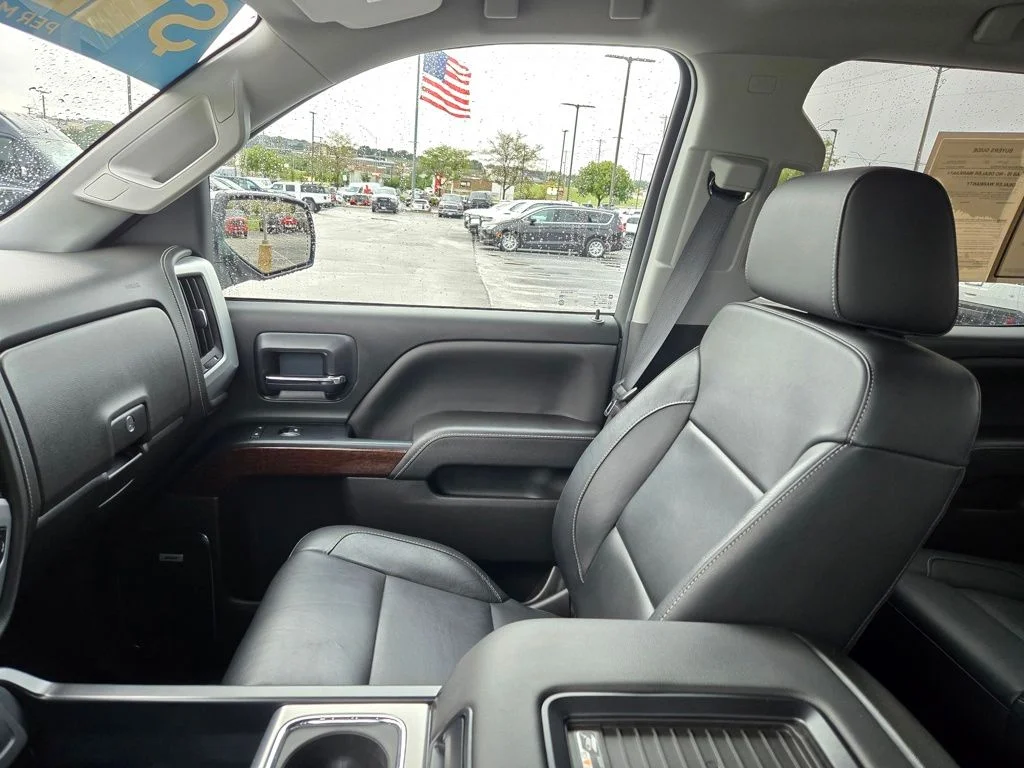 Used 2018 Gray GMC SLT image 27