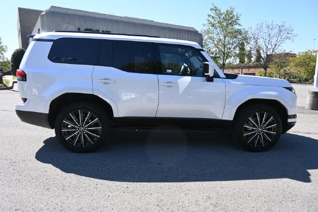 Certified Used 2025 EMINENT WHITE PEARL Lexus 550 Luxury+ image 2
