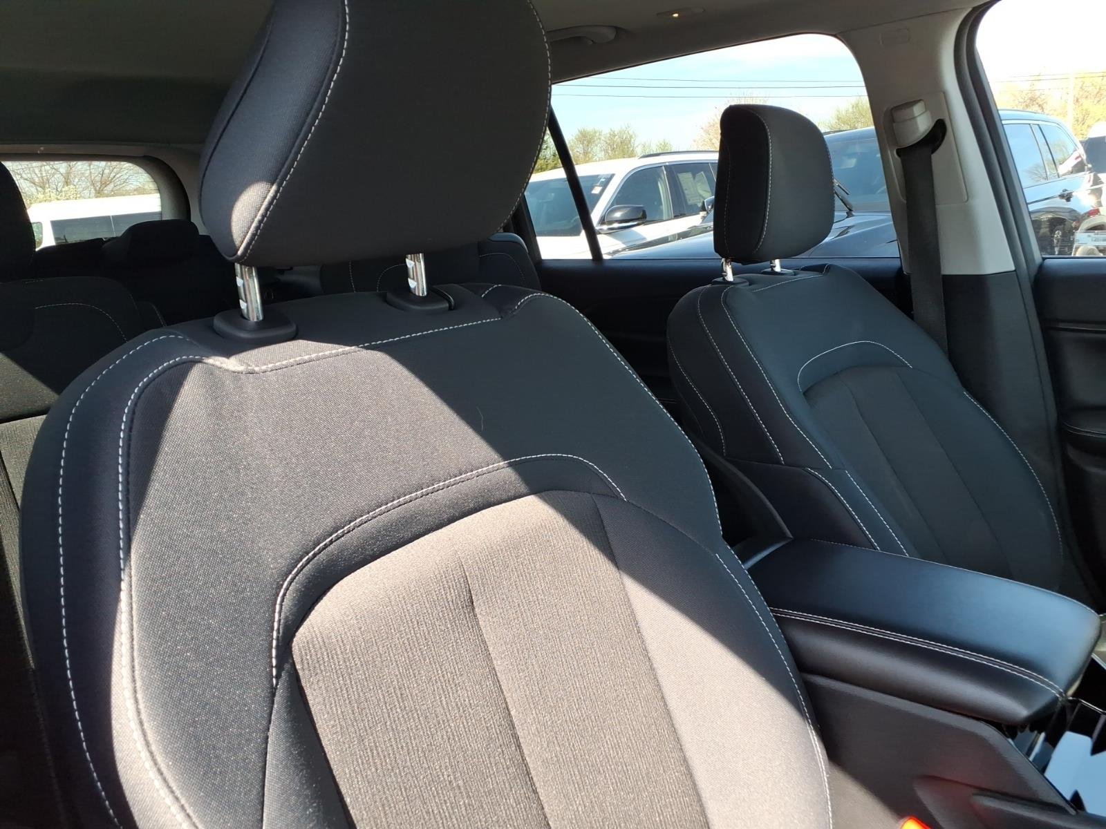 Used 2023 Black Jeep Laredo image 27