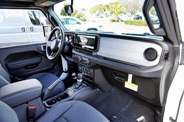 New 2026 Bright White Clear-Coat Exterior Paint Jeep Sport image 13