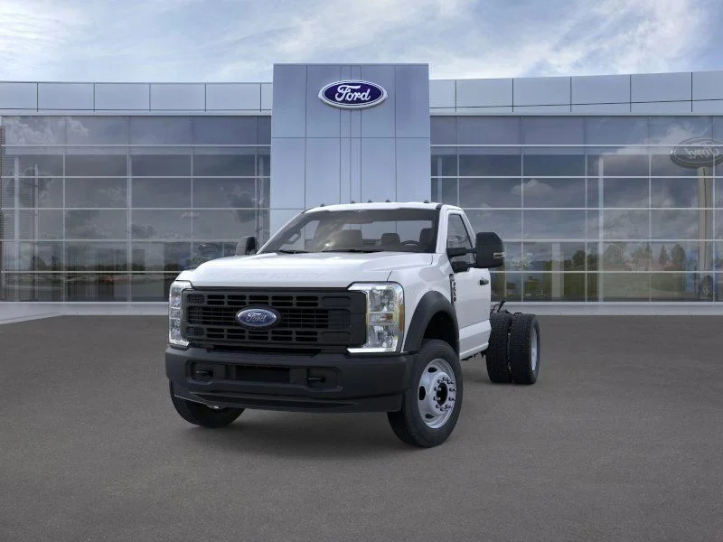 New 2026 Oxford White Ford F-550® XL image 3