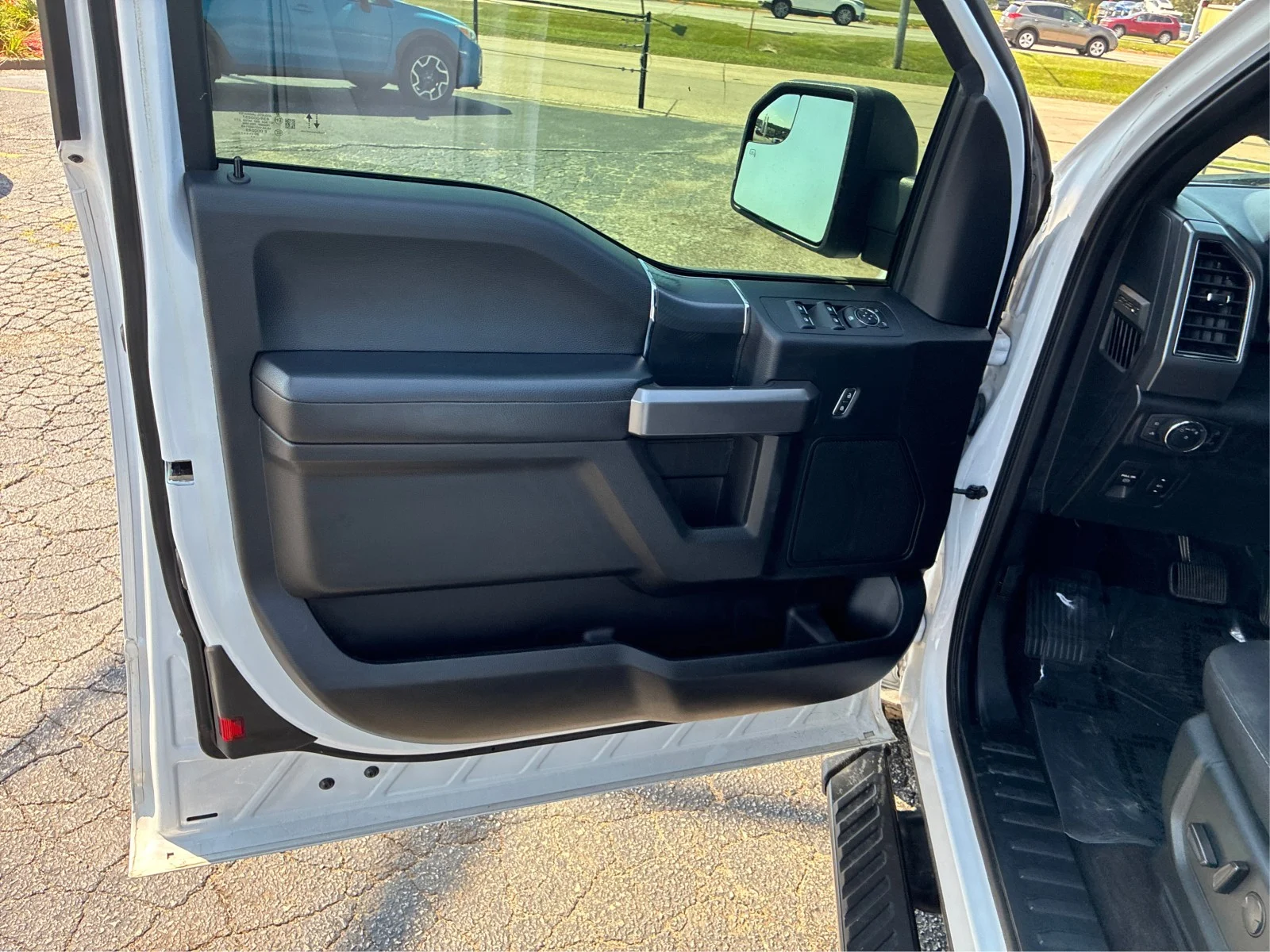 Used 2020 White Ford XLT image 18