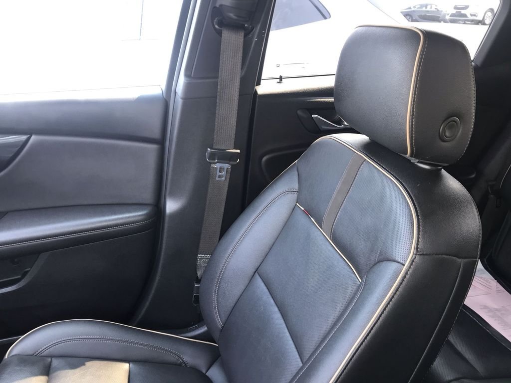 Used 2022 Blue Chevrolet Premier image 23