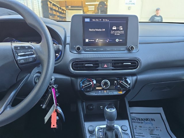 Used 2022 Blue Hyundai SE image 20