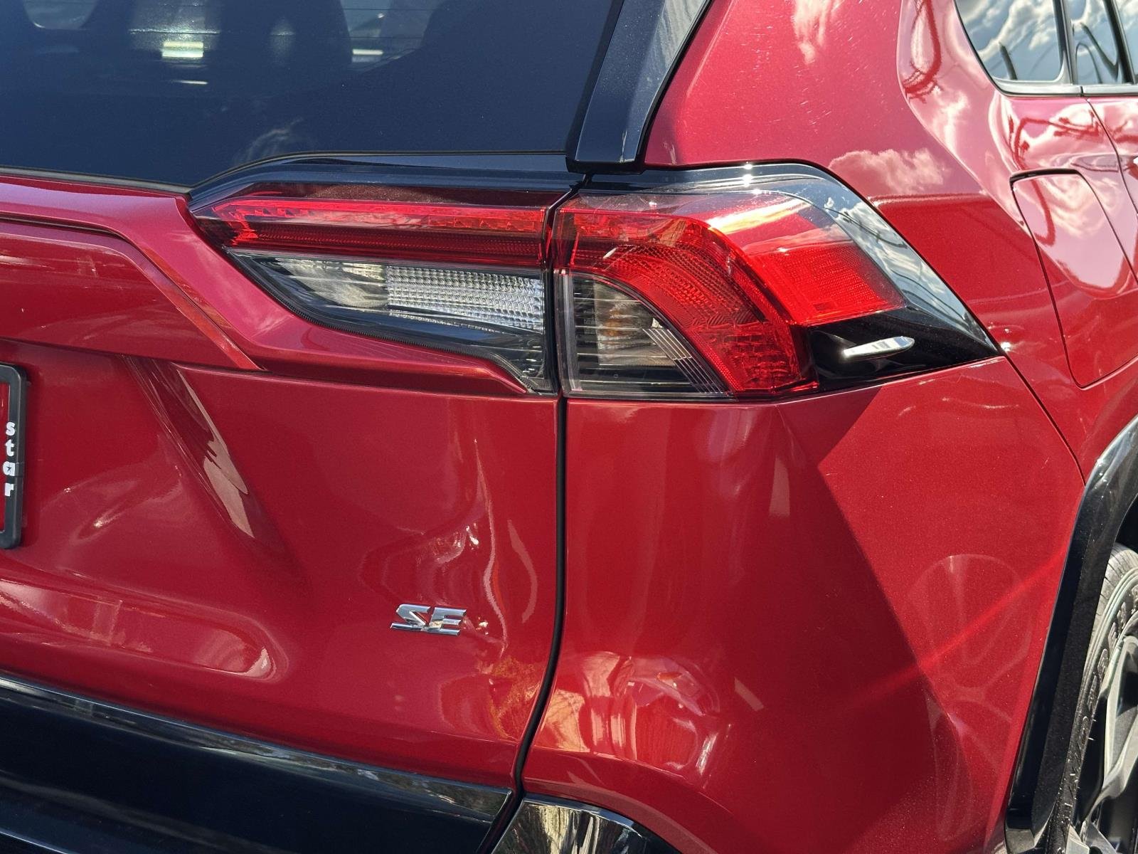 2023 Toyota RAV4 SE - Photo 9
