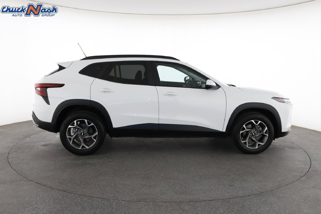 2025 Chevrolet Trax LT - Photo 14