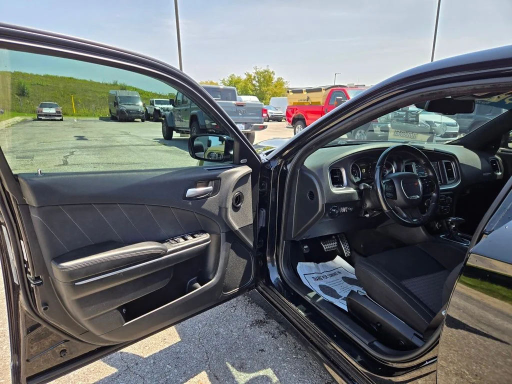 Used 2019 Black Dodge R/T Scat Pack image 11