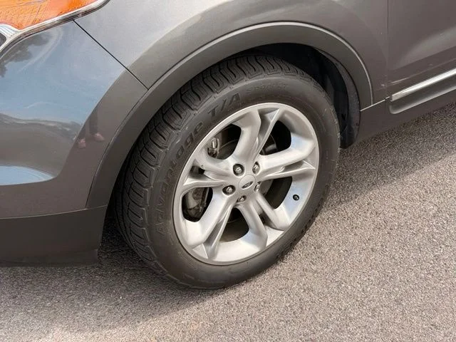 Used 2015 Gray Ford Limited image 11