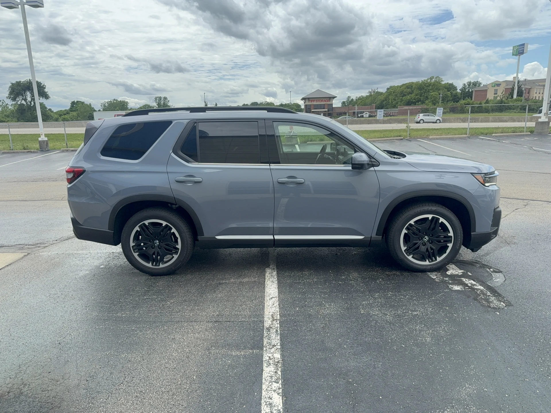 New 2026 Sonic Gray Pearl Honda Touring Blackout image 4